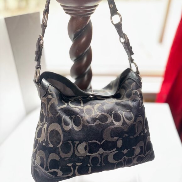 Beautiful Black Coach Bag - Picture 1 of 7